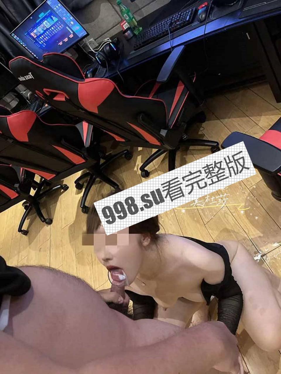 96 年长腿模特绿帽淫妻露出网红美杜莎 3P 多人视频流出  第17张