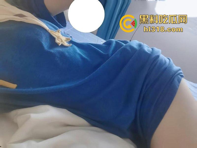 广西职业学院眼镜妹【江洁怡】自慰视频曝光，清纯嫩妹化身反差小骚逼，摸奶露穴淫荡诱惑，嫩出水了！  第6张