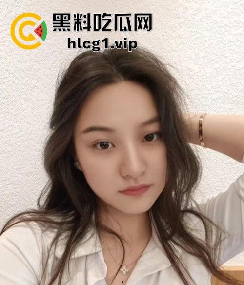 家庭监控曝光通奸门！男子带火辣小姨子偷欢，妻子外出竟全程录下！  第2张