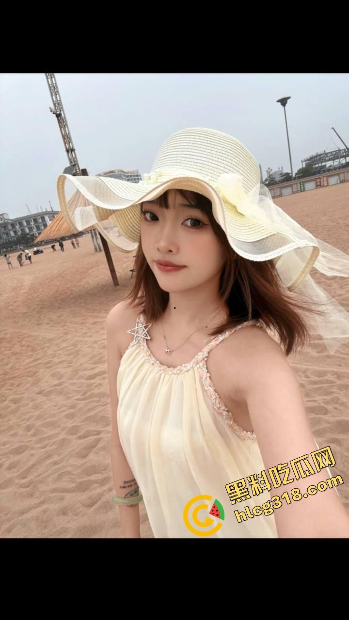 嫂子真是极品小母狗，活儿太野逼太紧，让人一操上瘾根本拔不出来，怪不得大哥天天吃生蚝韭菜！  第1张