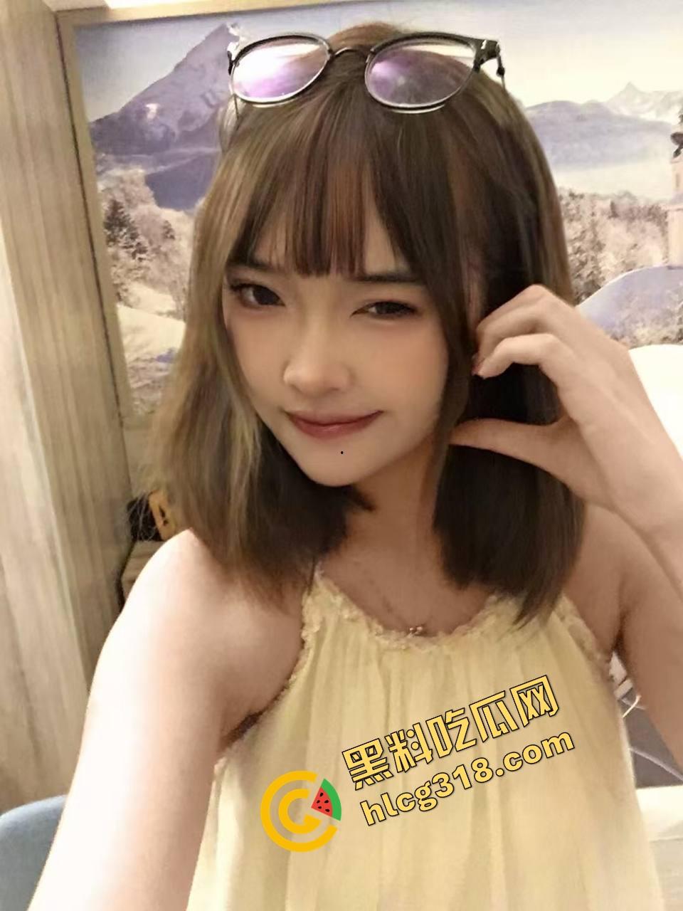 嫂子真是极品小母狗，活儿太野逼太紧，让人一操上瘾根本拔不出来，怪不得大哥天天吃生蚝韭菜！  第2张