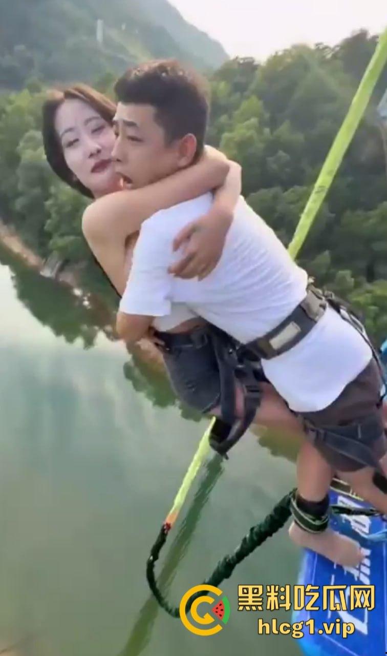 陪护媛来了！景区推出蹦极陪跳援 花式玩法层数不穷 报地址怕又被查了！  第3张