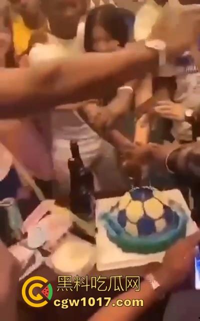 媚黑小仙女淫乱的聊天记录曝光，拿国男的钱去给洋屌花，巴西牛排勾搭黑人大屌无套猛操，各位国男醒醒吧！  第9张