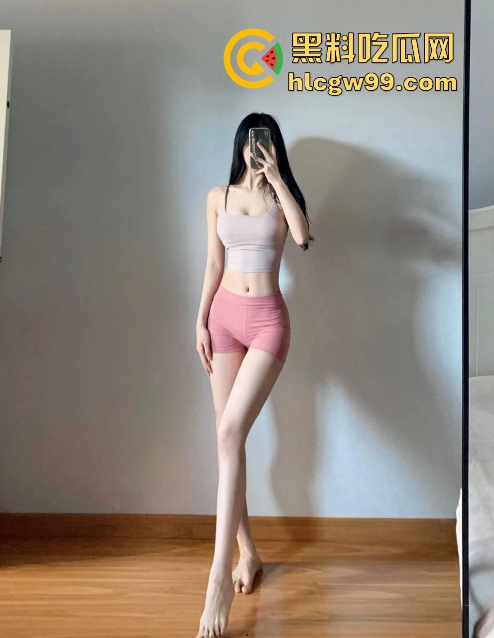 杭州嫩模『杨弈』被金主拉进卫生间手把手教学花洒灌肠，丝袜湿透还求主人继续灌，屁眼灌得鼓鼓的从屁眼喷水了！  第5张