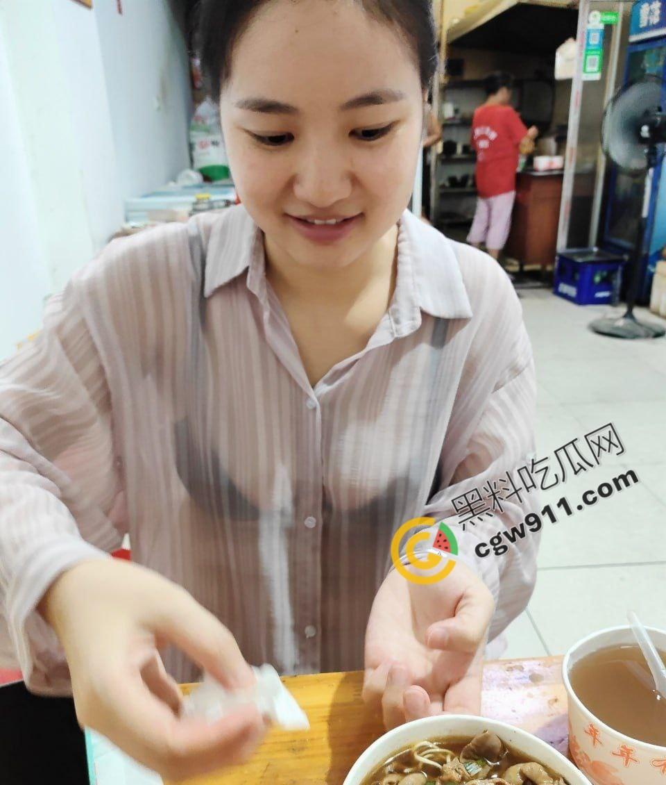 湖南微胖巨乳人妻【刘晓洁】与绿帽癖老公私拍流出！狂野户外露出，雪白丰满撩人心弦，无套狂操淫水四溢  第9张