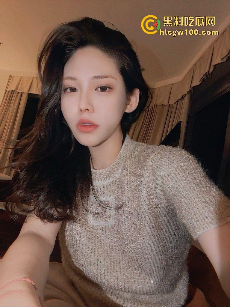 佛山高颜值小姐姐【张梦琪】被男友背刺泄密，私密视频流出吃鸡技术拉满，姿势也挺专业啊！  第2张