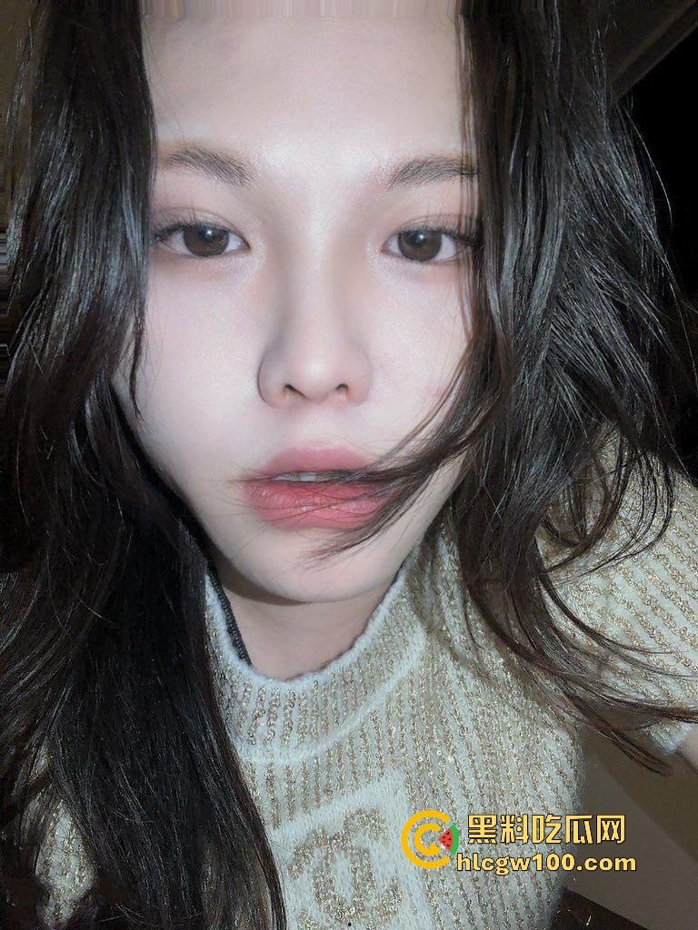 佛山高颜值小姐姐【张梦琪】被男友背刺泄密，私密视频流出吃鸡技术拉满，姿势也挺专业啊！  第4张