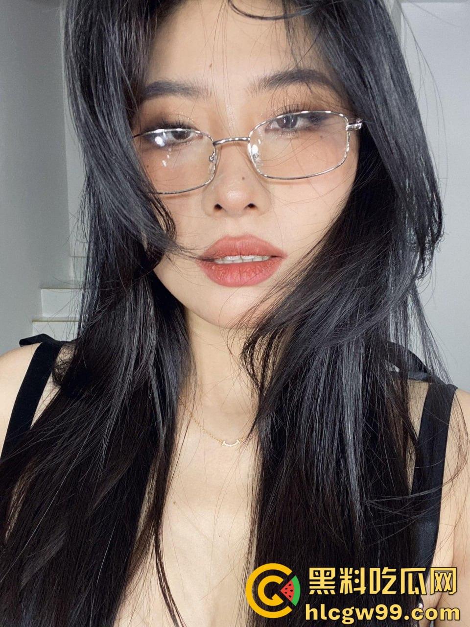 推特骚逼模特【Y小姐】御姐颜值细腰肥臀，套着狗链调教后入猛操蜜桃臀水声潺潺  第3张