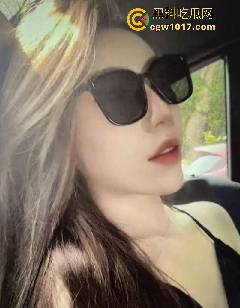 北京高冷职场女王私下竟是淫片里的女主！露脸舔屌骑乘摇奶，后入爆操全过程，身材真是顶级！  第2张