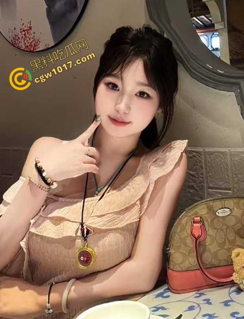 海角乱伦大神邀您一睹亲嫂子淫态！露奶医护情趣装，秋千上高潮叫床！小叔子炽烈极乐，嫂嫂淫肉沸腾！  第2张