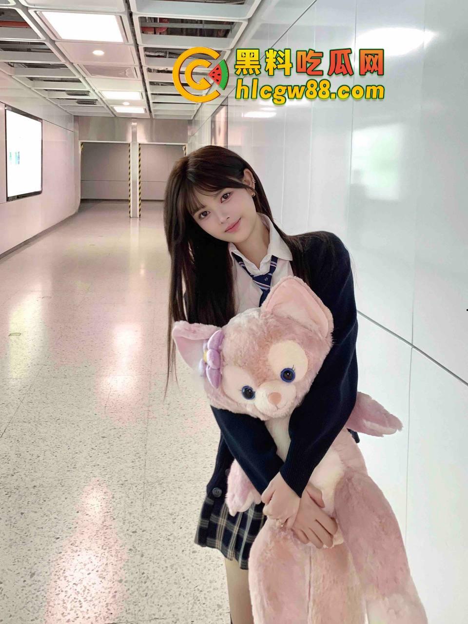 驻马店极品拜金女『袁姗姗』168得身高36D奶量惊人，水多穴紧被操三年，最后还是投奔迈巴赫大爷！  第1张