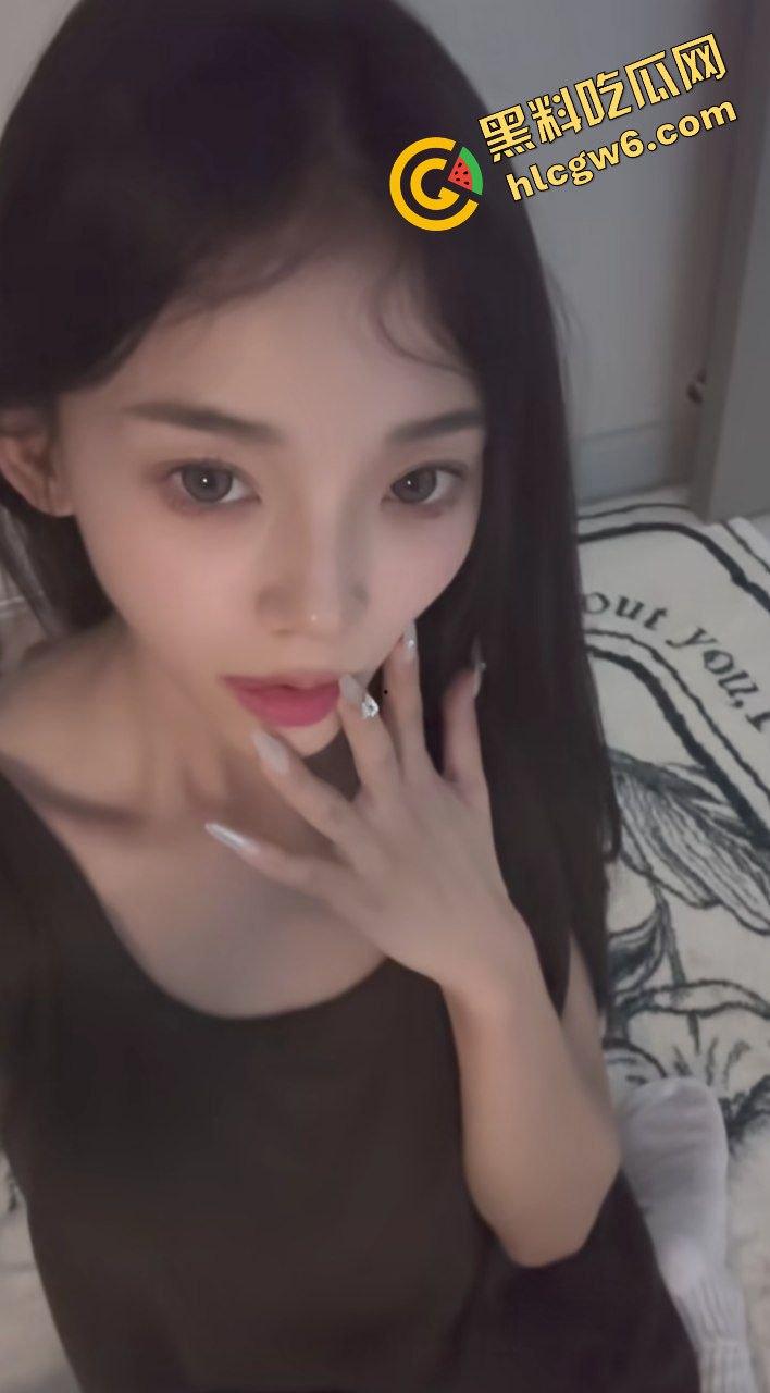 广西柳州南站00后反差婊骚鸡『张倩姿』勾引纹身单男 小巷穿黑丝干炮后怼射地！原创独家流出！  第7张