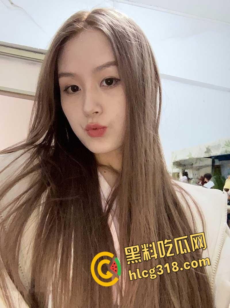 推特童颜美乳【为主而生】，清纯校园嫩妹，没想到有一对大奶子，翘臀被各种姿势无套内射！  第3张