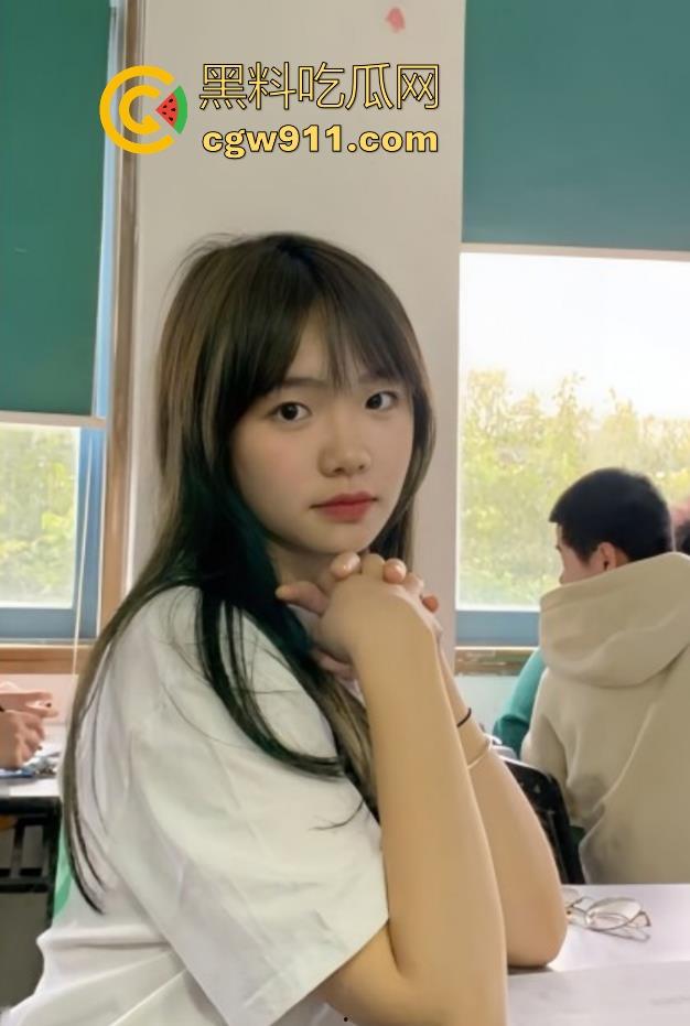 杭州师范大学【李雅楠】微胖学妹性爱视频泄露，身穿情趣护士装与男友激情狂欢，淫荡小母狗被打桩狂插玩弄！  第5张