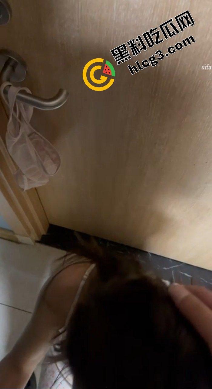 大神真实乱伦大姨子 推特『喜欢我的大姨子』各种爆操大姨子 记录多场景性爱视频流出！  第12张