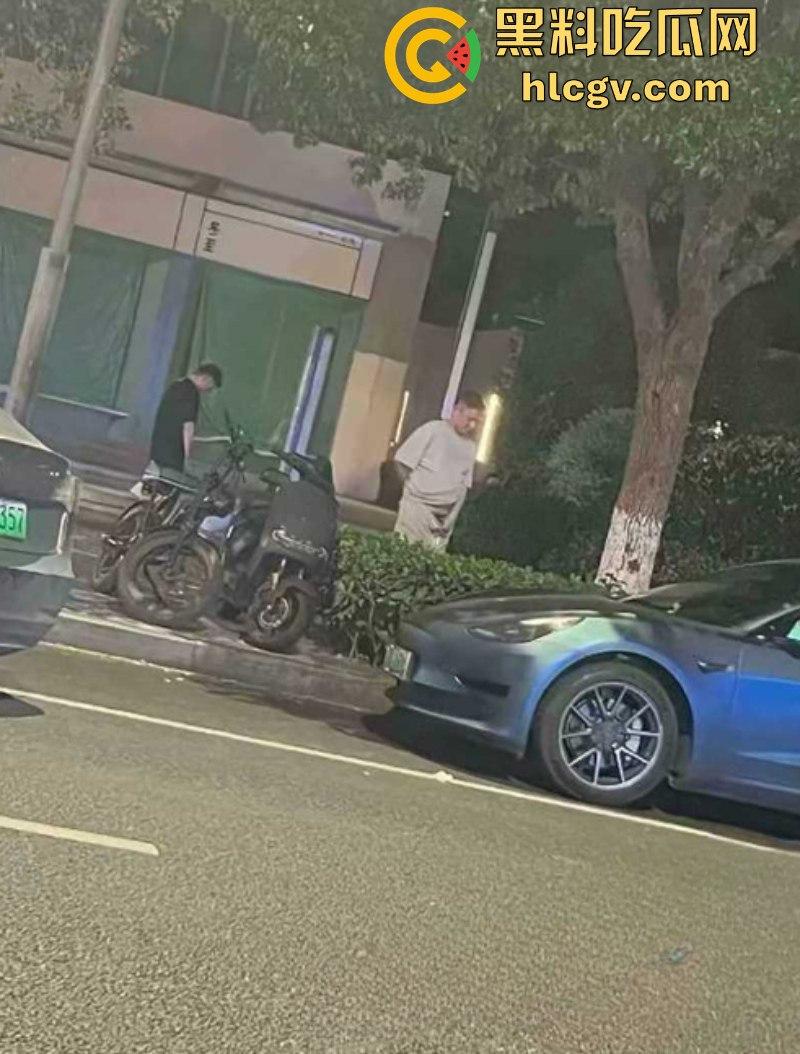 快手千万网红【二子爷】家暴出轨 潜规则偷吃女徒弟蓝牙 老婆曝光女徒弟给师傅深情口交视频！  第7张