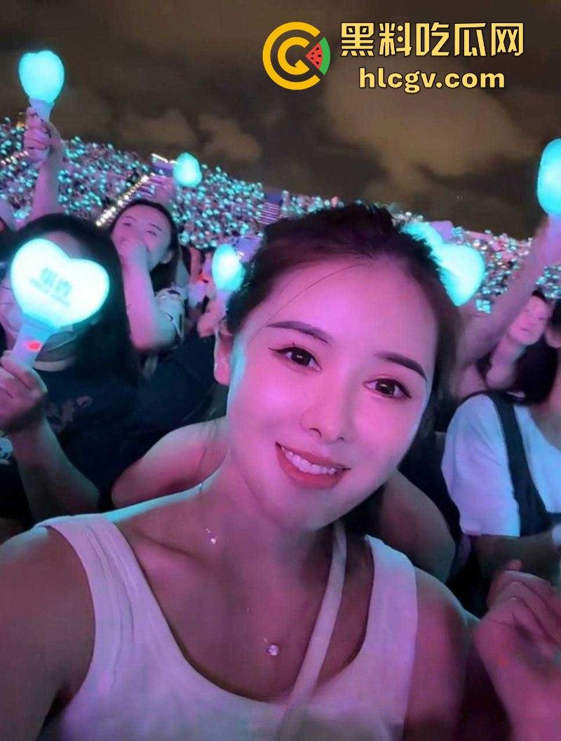 快手千万网红【二子爷】家暴出轨 潜规则偷吃女徒弟蓝牙 老婆曝光女徒弟给师傅深情口交视频！  第20张