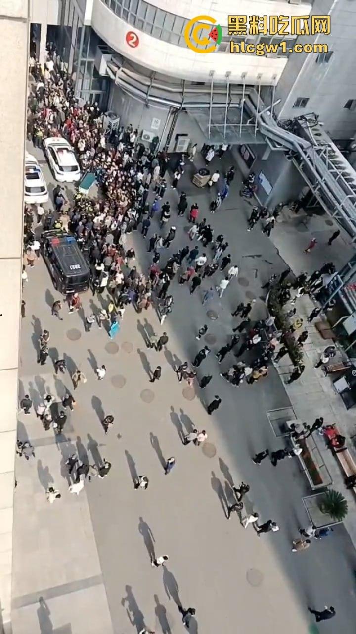 阑尾炎也能要人命？徐州二院割阑尾花费100万人还没了 人财两空家属大闹医院  第5张