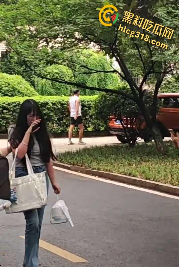 长沙某大学惊魂日，一男子持刀伤人砸车，甚至都惊动特警出警，这到底是恩怨还是精神病 ？  第5张