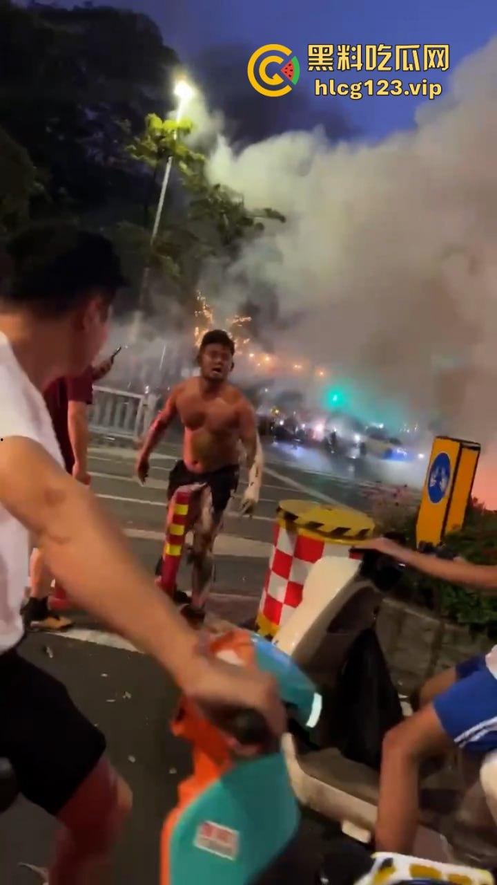 还好“滚”的快深圳龙华区一男子骑电动车突然自燃起火车主翻滚逃生  第5张