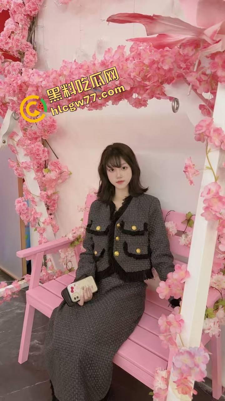 新东方数学老师【田秋弥】表面严师私下变骚狗，爱被羞辱意淫，高潮主动喊草大力点！  第4张