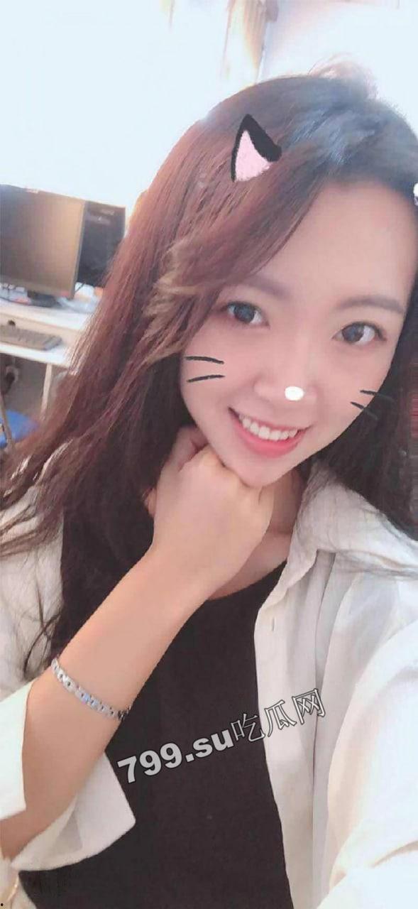 露脸反差婊曝光 成熟知性御姐 曾译萱 大黑逼一看就是千人斩 已经被调教成母狗  第1张