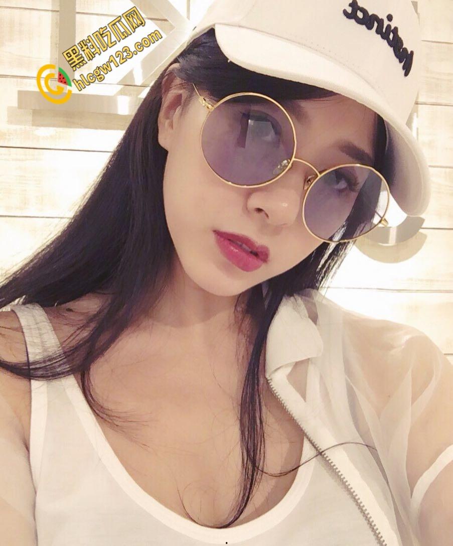 重庆主播【郝娜】直播露乳擦边，私下偷会大哥，菊花被捅被干的一直发抖 ！  第1张