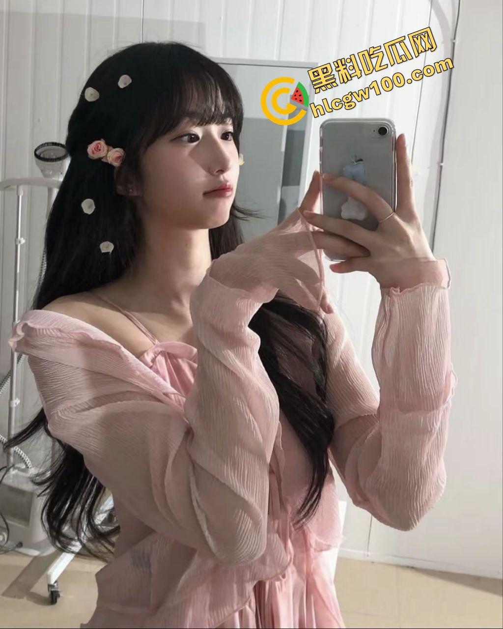 江西景德镇反差婊社会骚鸡母狗『刘欣蕊』足控金爸诱惑足交 深喉直怼喉咙淫荡口交！原创独家流出！  第2张