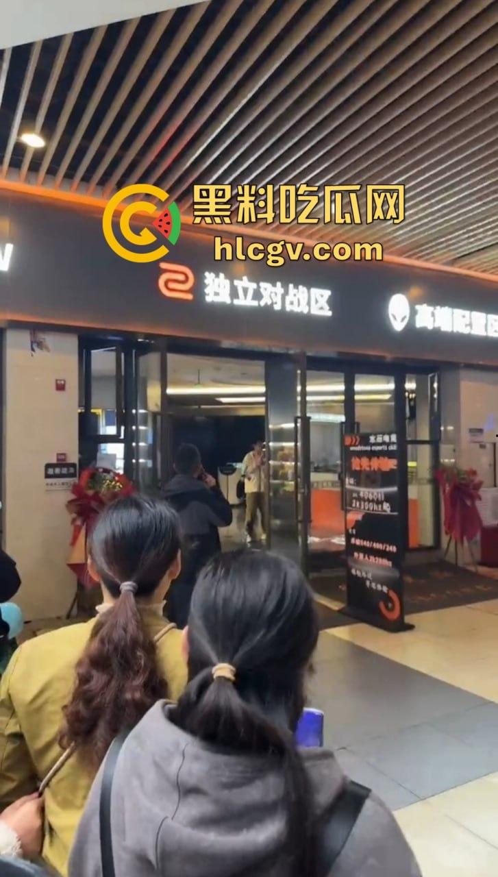 四川郫县00后小伙讨薪变命案！怒捅中介老师后自割脖子，十几刀下去仍然下不去手！  第12张