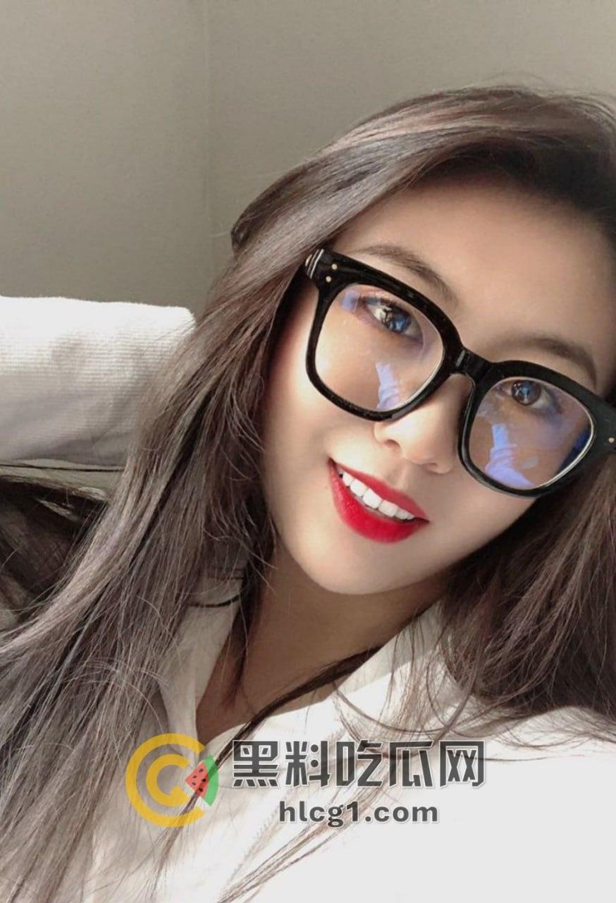 山航机长「何娜娜」原地干拔起飞，只为赶回去吃男友鸡巴，躺卧口爆视频被曝出！  第13张