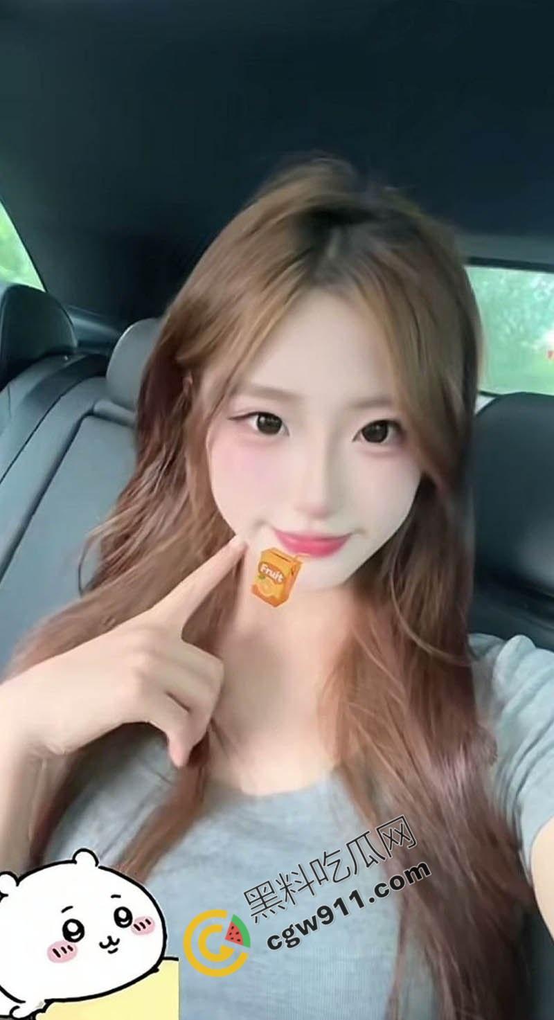 广西柳州大长腿美女【刘璐】成富二代胯下母狗！戴黑皮项圈深喉服侍，翘臀高撅撞击啪啪，狂野摆动高潮尖叫震天  第1张