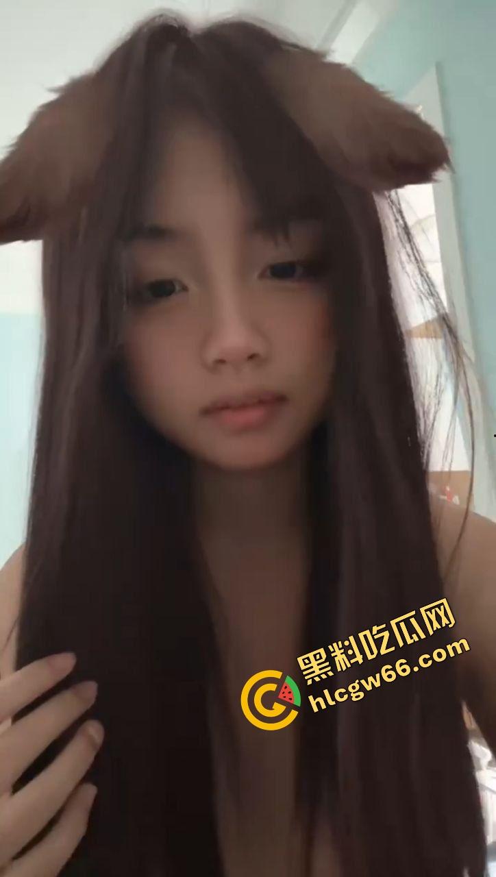 湖南株洲18岁反差骚学妹【刘怡婷】曝光，刚成年就当男网友的远程母狗，放学回家掰穴自慰叫到腿软！  第4张