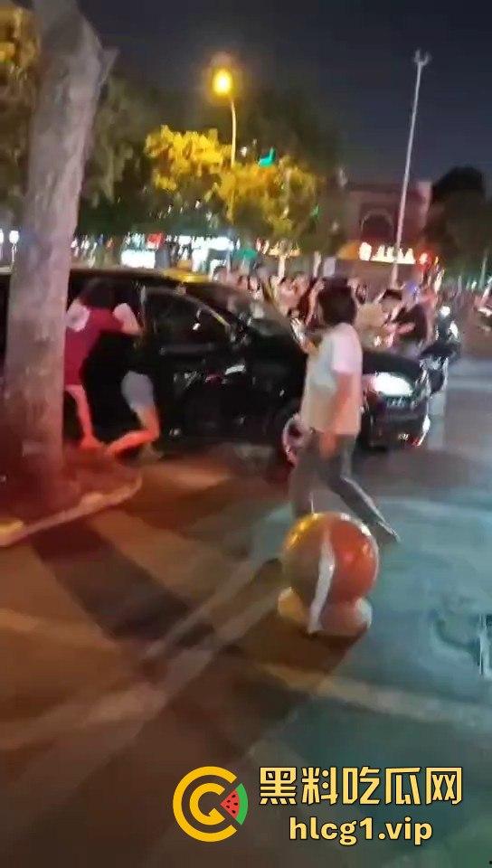 捉奸变反被捉！19岁妹子石家庄大街哭崩，十年小三梦破碎一地！  第5张