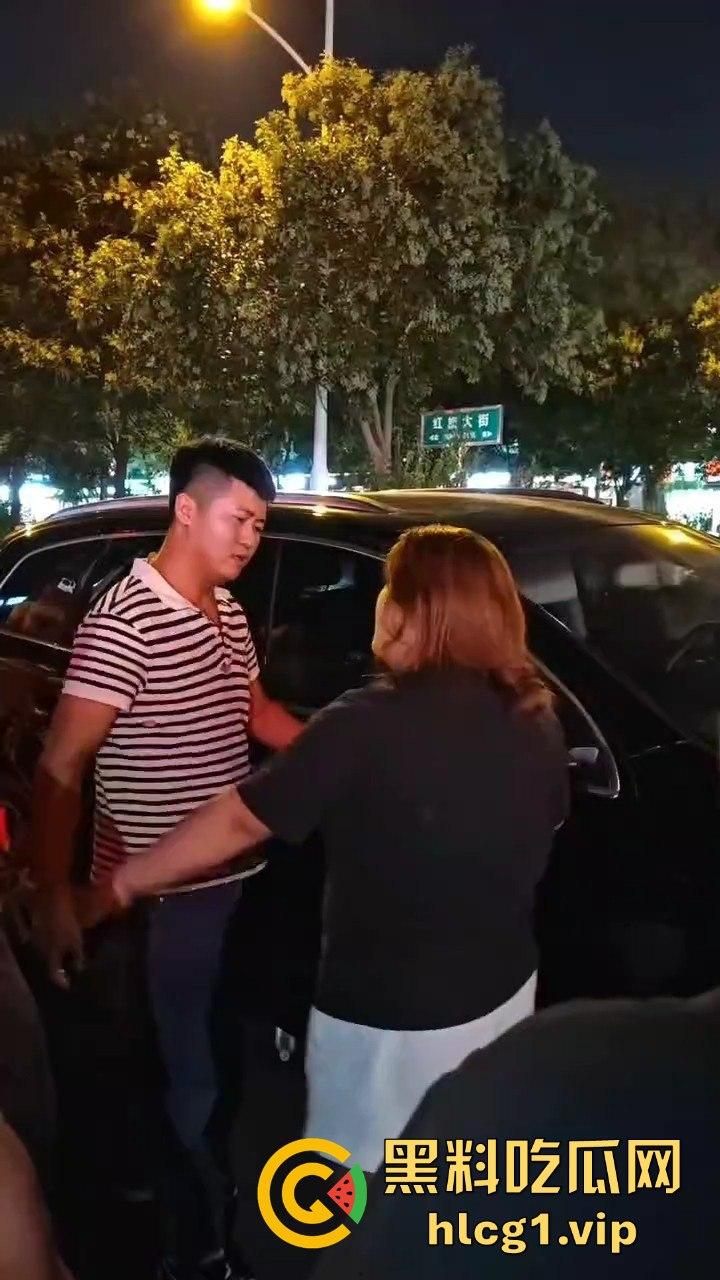 捉奸变反被捉！19岁妹子石家庄大街哭崩，十年小三梦破碎一地！  第7张