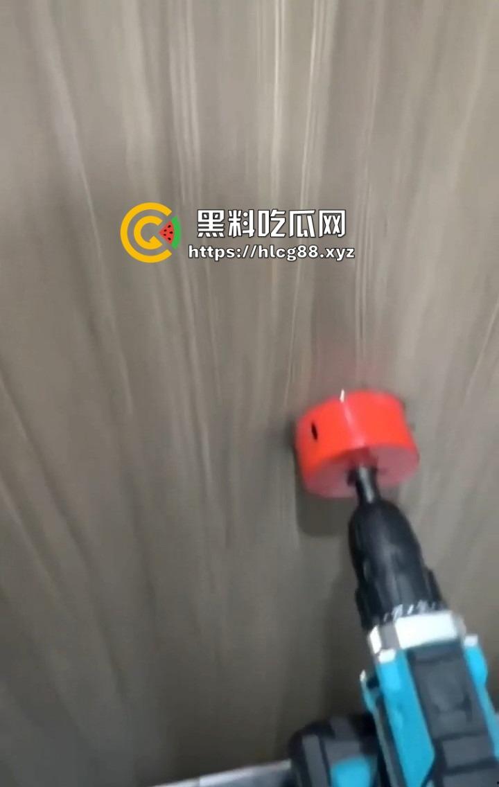 宁波万象城鸟洞事件，群友挖洞被抓，赔7000补窟窿，原来厕所鸟洞是他妈的专业户挖的！  第2张