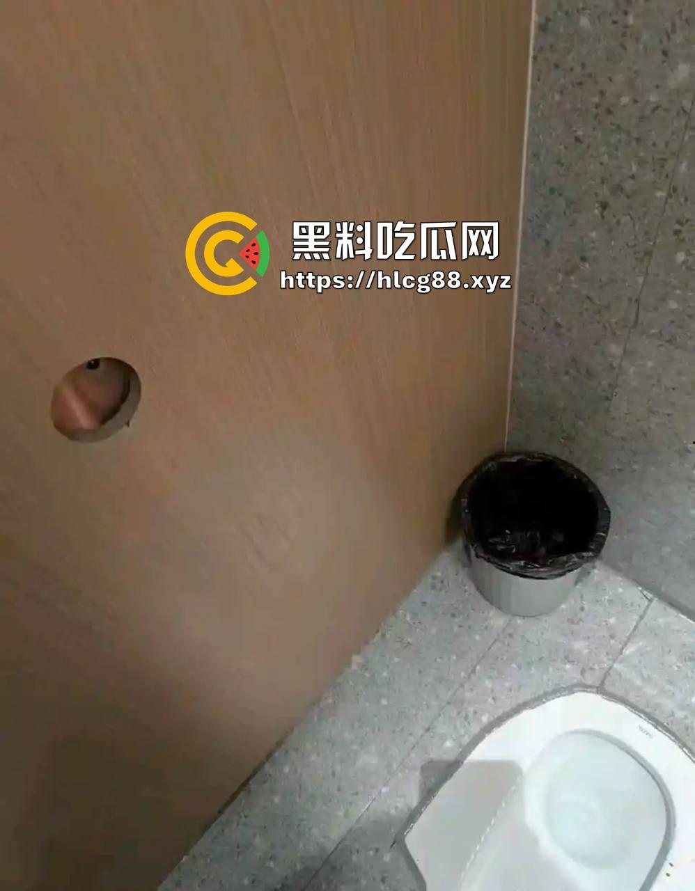 宁波万象城鸟洞事件，群友挖洞被抓，赔7000补窟窿，原来厕所鸟洞是他妈的专业户挖的！  第7张