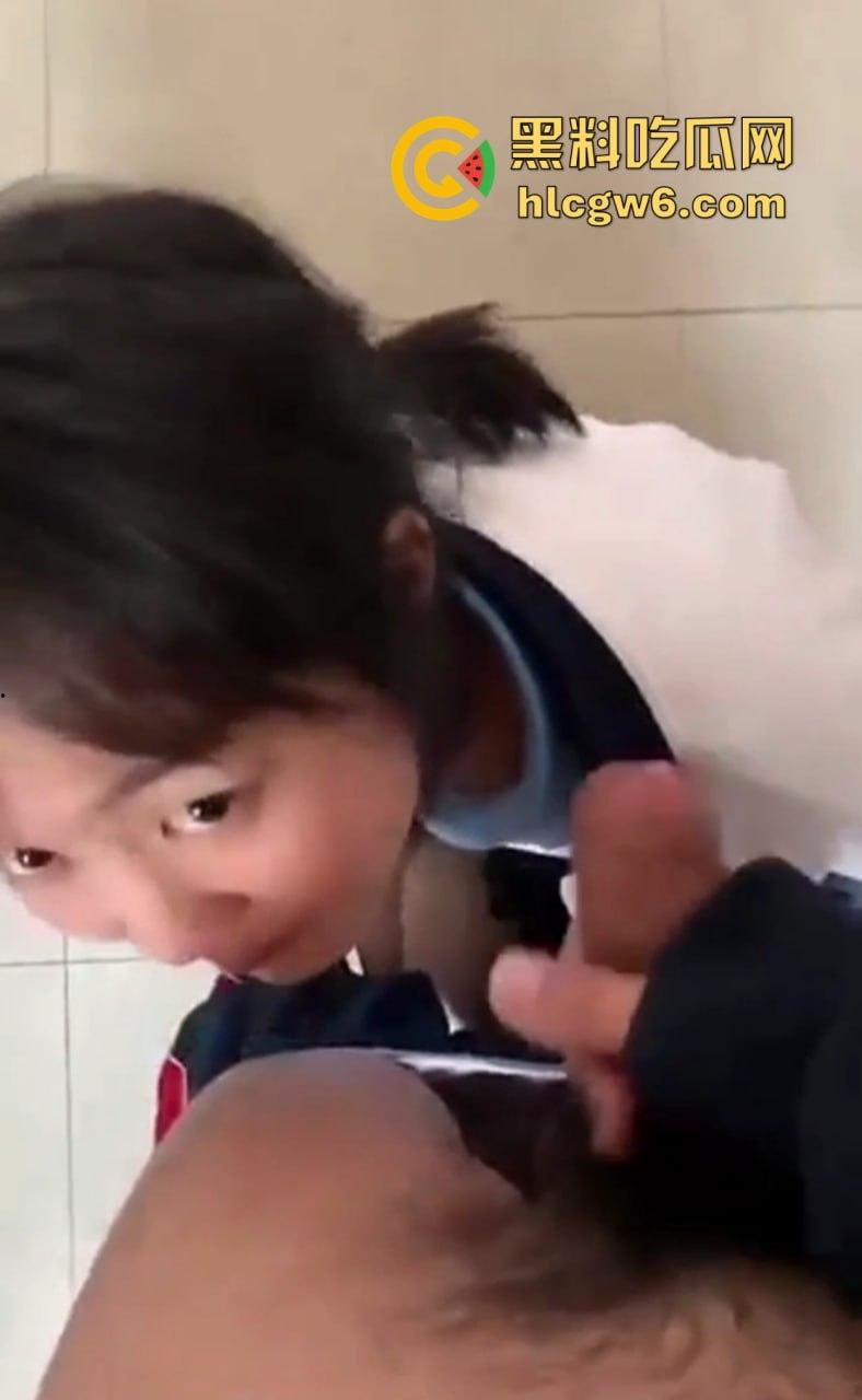 湛江校园乖乖女『袁雨怡』课后厕所吃鸡名场面曝光，老师还在办公室改卷她练枪，人狠话不多人小技术骚！  第11张