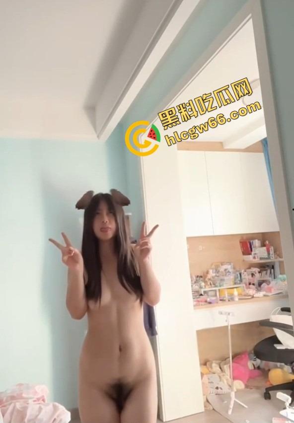 湖南株洲18岁反差骚学妹【刘怡婷】曝光，刚成年就当男网友的远程母狗，放学回家掰穴自慰叫到腿软！  第13张