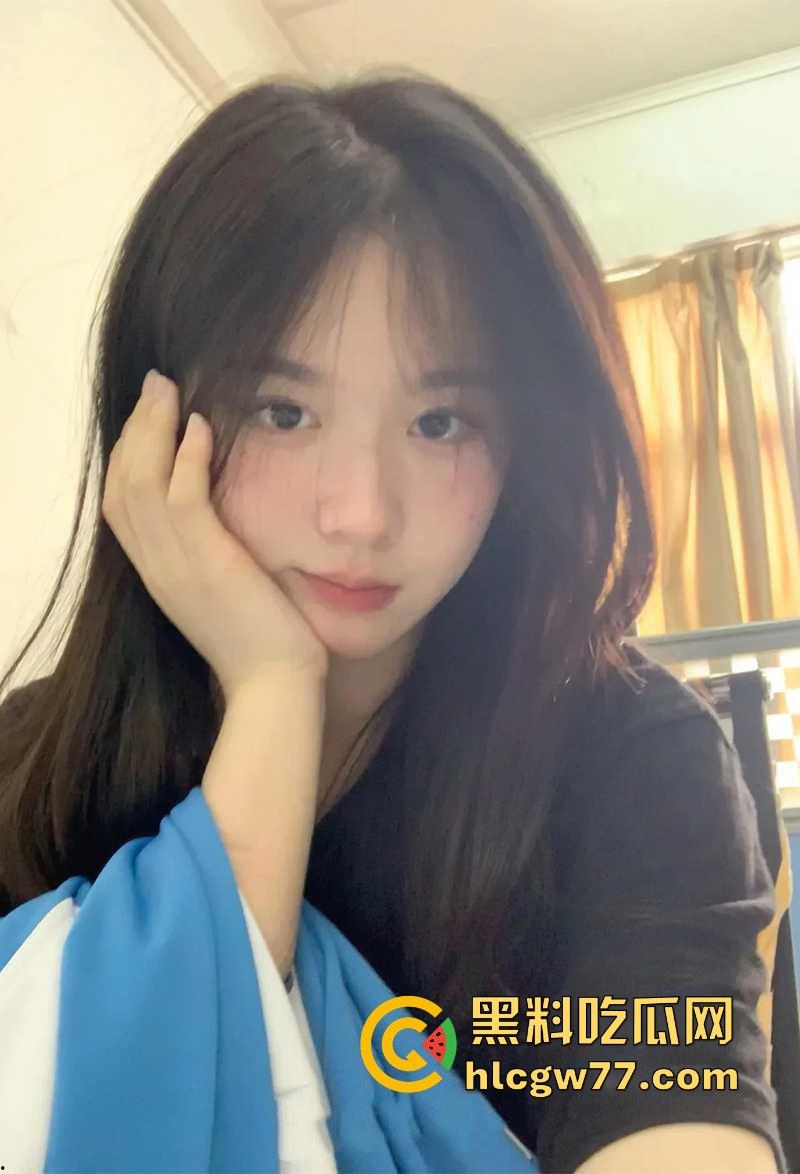 00后清纯学生妹【小玉米】自慰视频流出 穿着情趣女仆装卖浪发骚 跳蛋插穴淫水横流直冒白浆  第2张