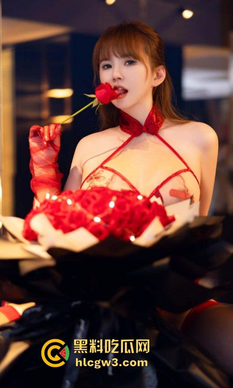 秀人网反差婊【张思允】爆火，顶级巨乳肥臀，烈焰玫瑰般骚劲，诱惑私拍最新一弹流出！  第1张