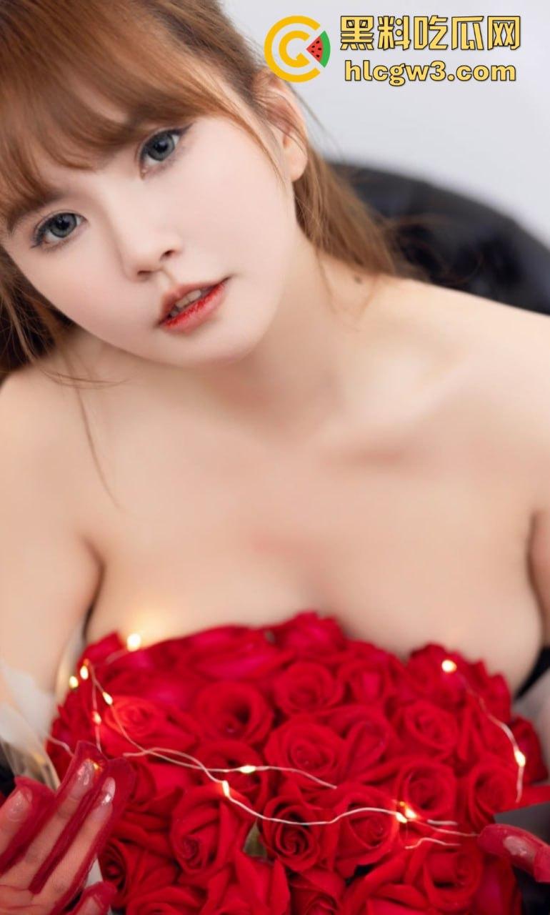 秀人网反差婊【张思允】爆火，顶级巨乳肥臀，烈焰玫瑰般骚劲，诱惑私拍最新一弹流出！  第12张