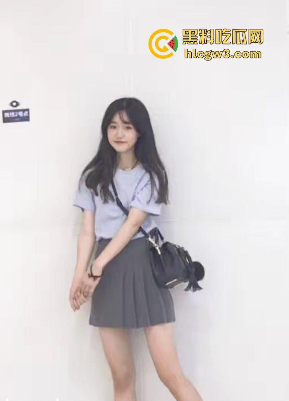 长沙理工15级卓越班【蒋鑫】黑丝情趣视频被男友曝光，骚得不一般，玩的花活让人看了上头！  第2张