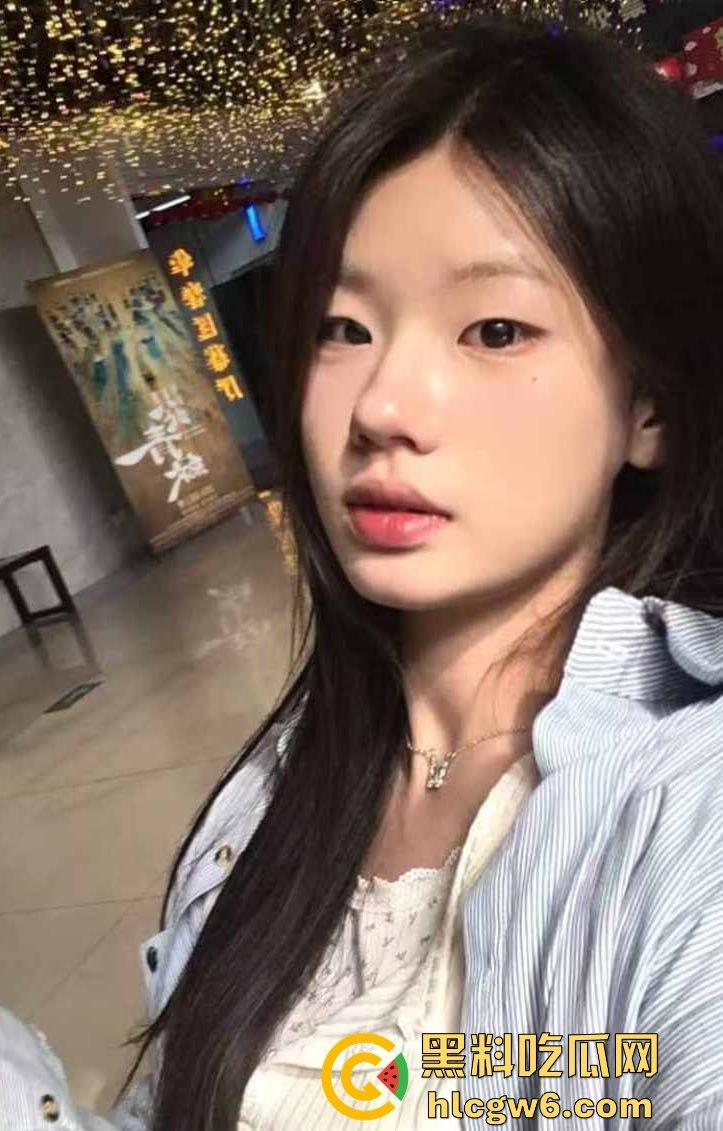 河南20岁骚货【李琦】风骚视频曝光 黑丝连体情趣内衣大跳骚舞 自慰高潮湿到滴水 骚货天花板就是她！  第5张