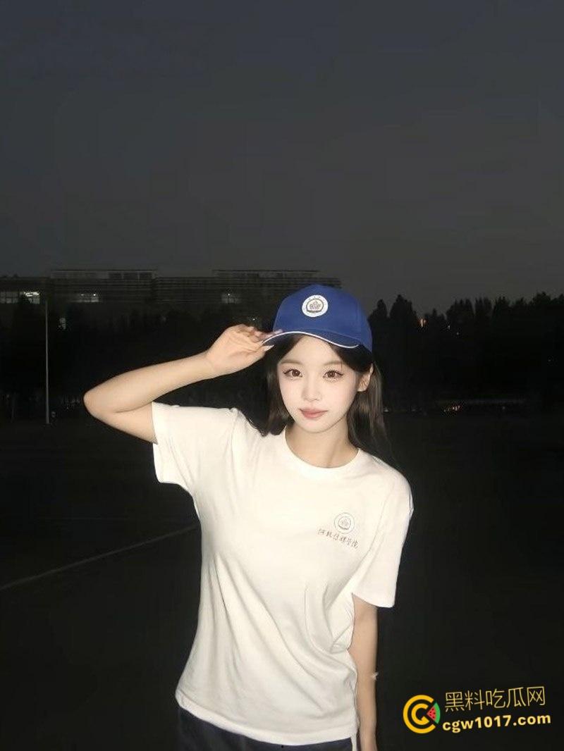 东莞叛逆学妹能有多骚？到处撩骚约炮直言要成为精盆，这要是让咱瓜友碰到，小穴都给她操飞边子了 ！  第4张