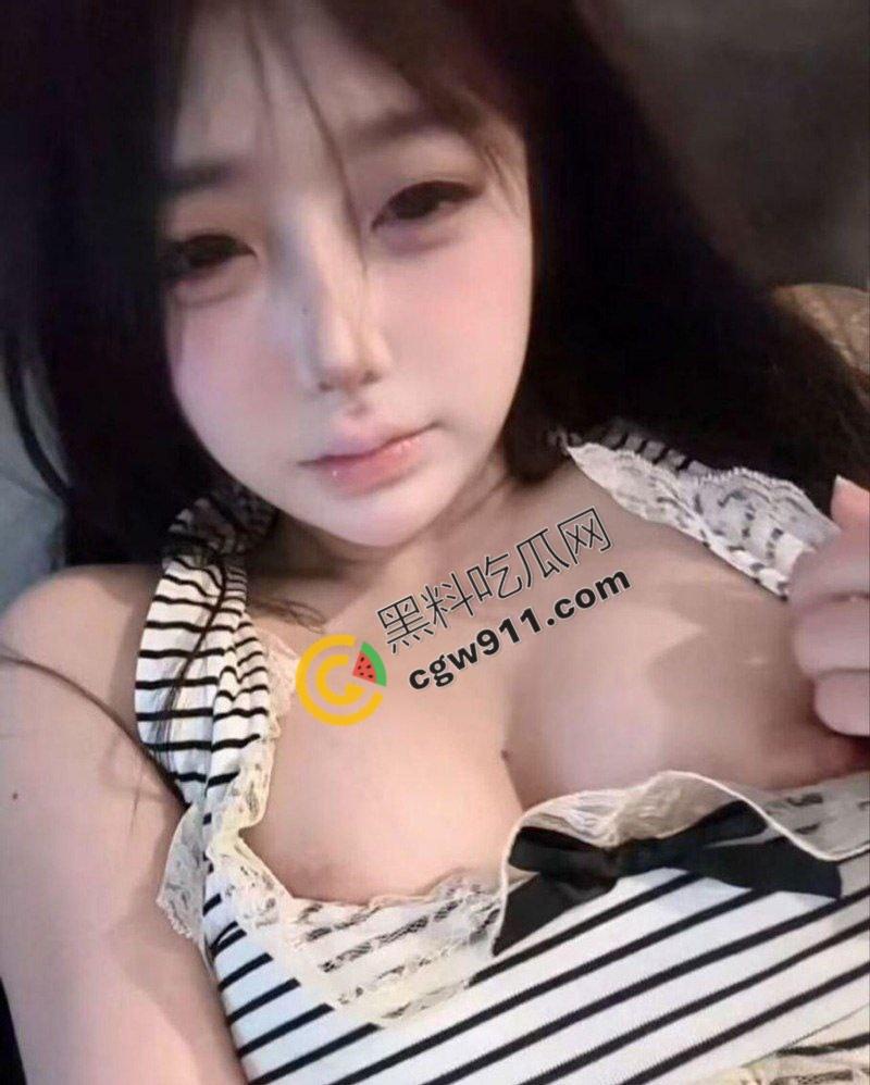 抖音18万粉丝网红【社会好姐姐】私拍露骨视频!极品反差少女口交服务,金主内射刺激看点,让你瞬间爆炸! 第7张 抖音18万粉丝网红【社会好姐姐】私拍露骨视频!极品反差少女口交服务,金主内射刺激看点,让你瞬间爆炸! 第7张