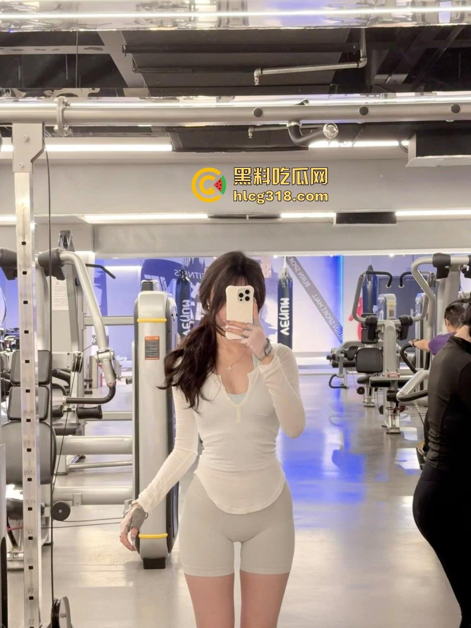 约炮健身女搭子,蜂腰翘臀马甲线,翘臀巨乳美腿修长,无套后入撞击,臀浪翻涌太骚了! 第3张 约炮健身女搭子,蜂腰翘臀马甲线,翘臀巨乳美腿修长,无套后入撞击,臀浪翻涌太骚了! 第3张