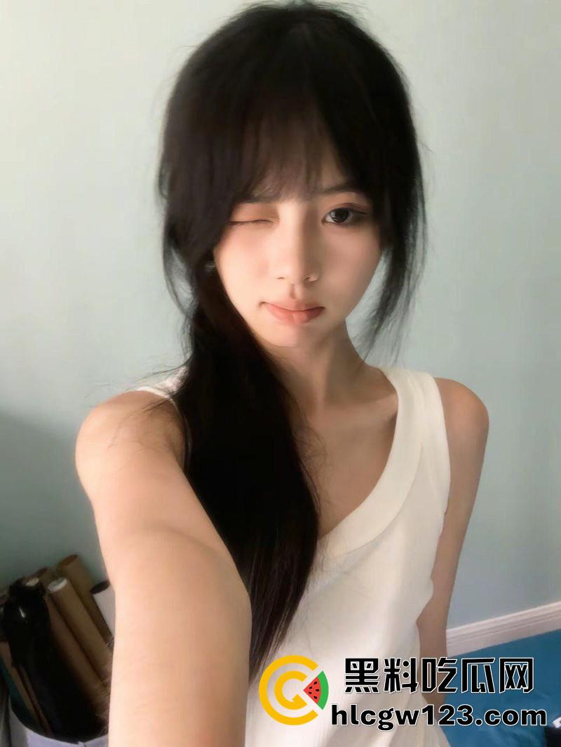 上戏翘臀女神【于子晏】,播音系24级骚母狗,背着男友网恋约炮,被当成母狗操还被曝光! 第3张 上戏翘臀女神【于子晏】,播音系24级骚母狗,背着男友网恋约炮,被当成母狗操还被曝光! 第3张