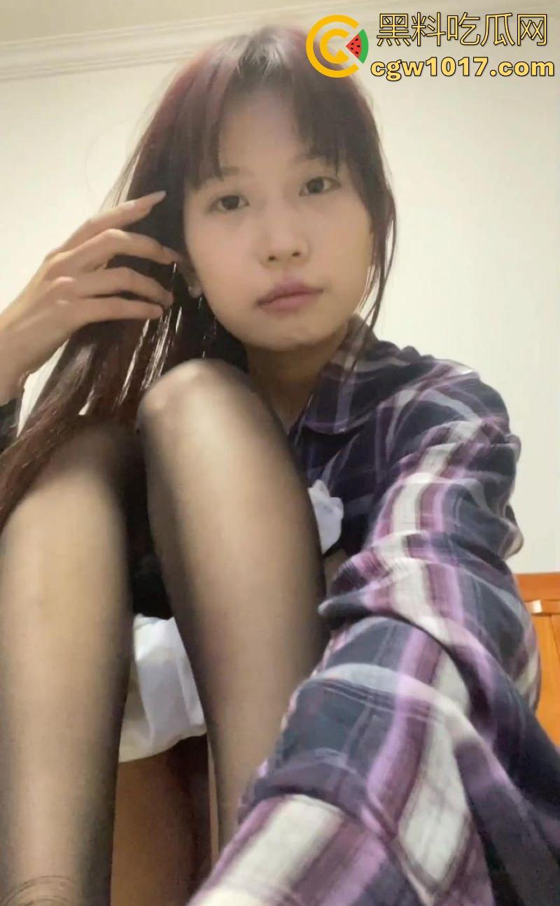 你的甜美女友向你发来视频裸聊!日常软萌撒娇+穿裙子嘟嘴,私下露脸自慰扣穴,粉嫩蜜桃臀扣到喷水! 第1张 你的甜美女友向你发来视频裸聊!日常软萌撒娇+穿裙子嘟嘴,私下露脸自慰扣穴,粉嫩蜜桃臀扣到喷水! 第1张