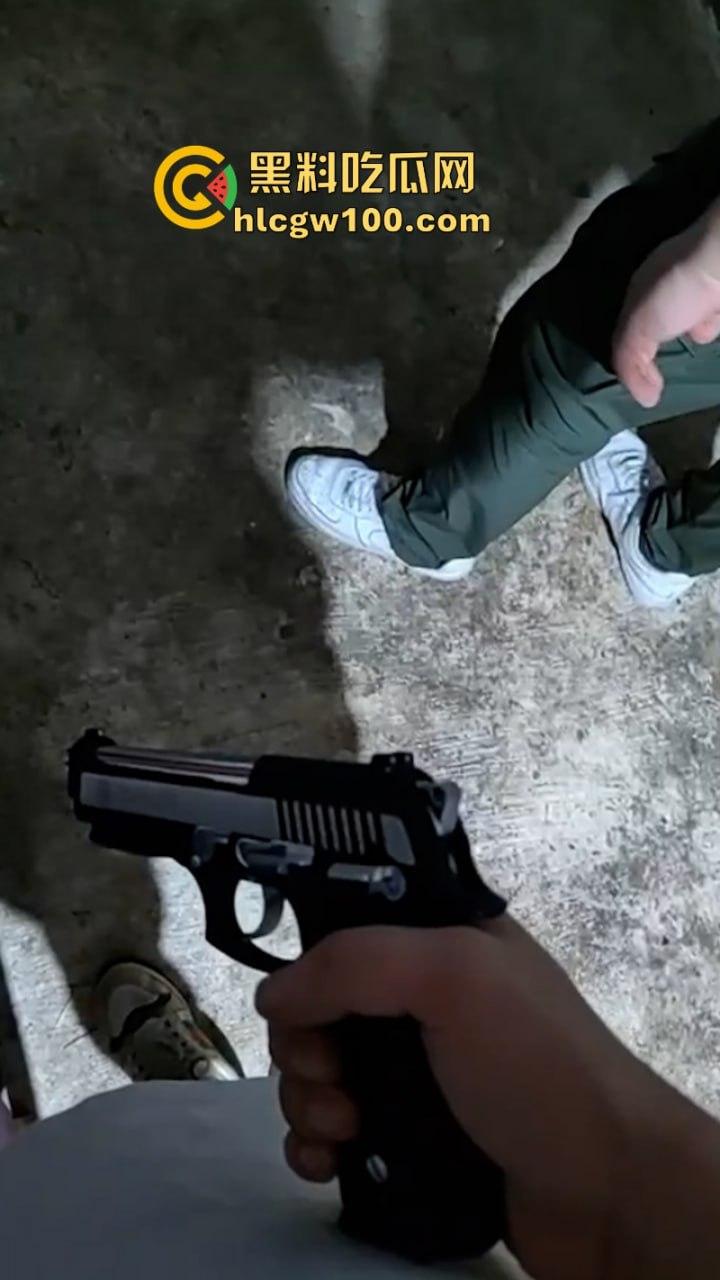 电棍烤肉天天有 鞭打枪击家常饭 东南亚园区猪仔真实生活实况流出 第5张 电棍烤肉天天有 鞭打枪击家常饭 东南亚园区猪仔真实生活实况流出 第5张