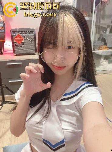 台湾妹子从素人到火辣网黄!男友曝光啪啪视频后彻底放飞自我,成了网络红人! 第2张 台湾妹子从素人到火辣网黄!男友曝光啪啪视频后彻底放飞自我,成了网络红人! 第2张